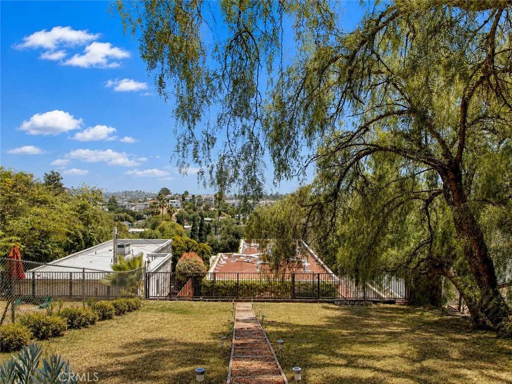 3207 Kenneth Drive Los Angeles, CA 90032