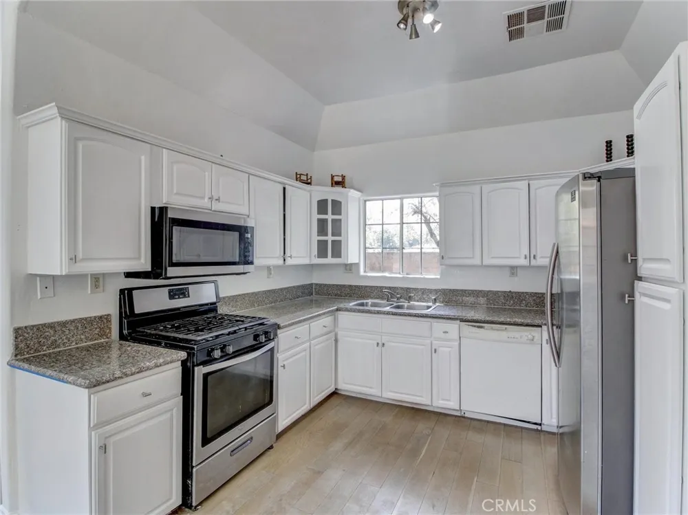 3207 Kenneth Drive Los Angeles, CA 90032