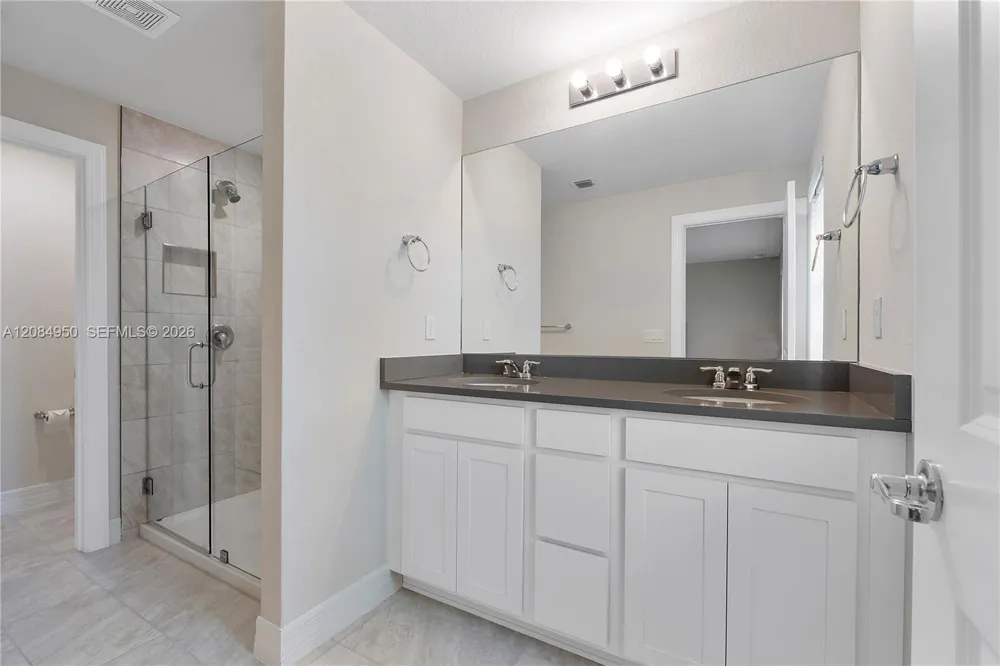 2905 Olivia Ave Lauderdale Lakes, FL 33311