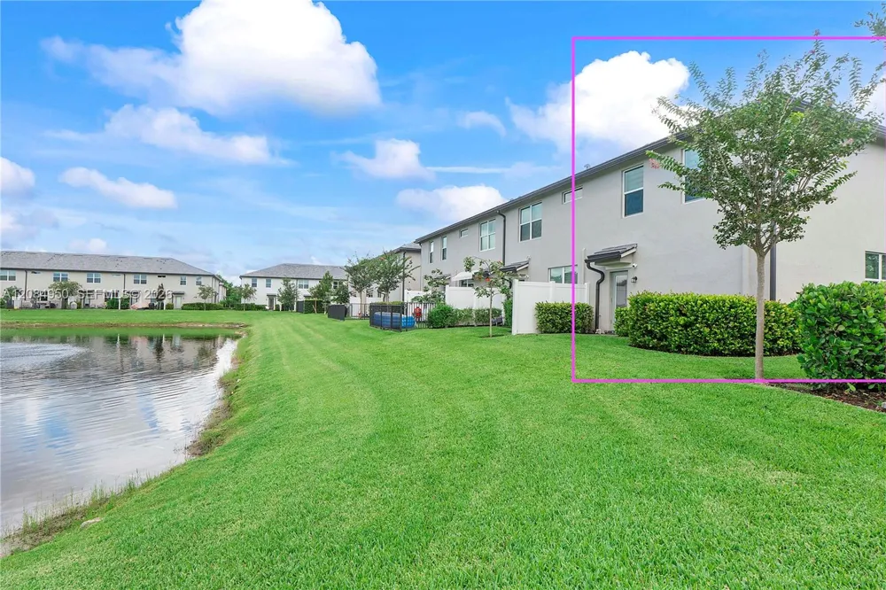 2905 Olivia Ave Lauderdale Lakes, FL 33311