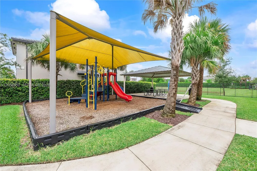 2905 Olivia Ave Lauderdale Lakes, FL 33311