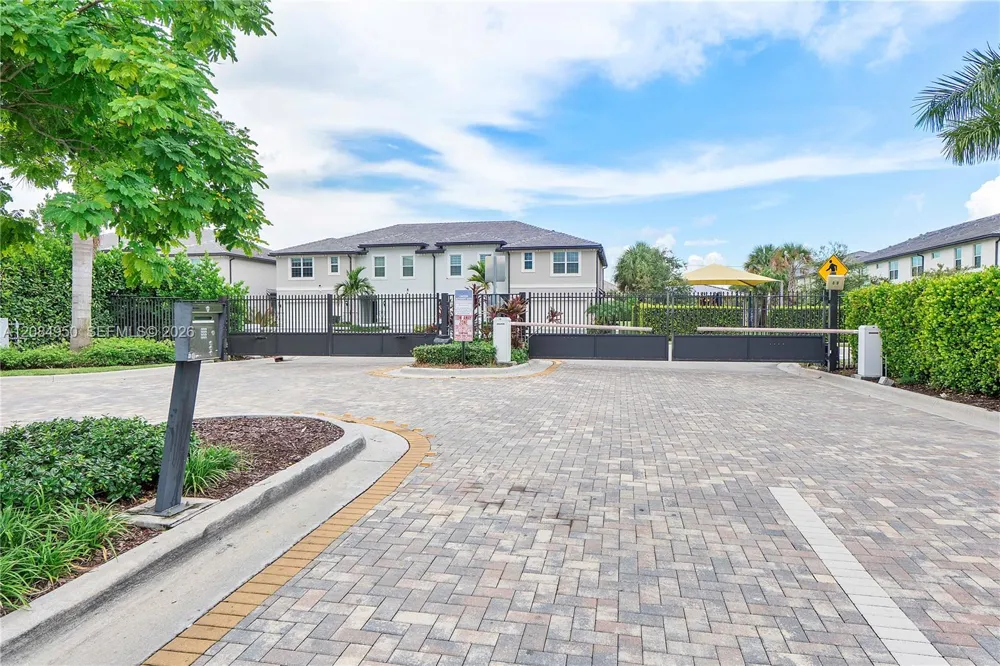 2905 Olivia Ave Lauderdale Lakes, FL 33311