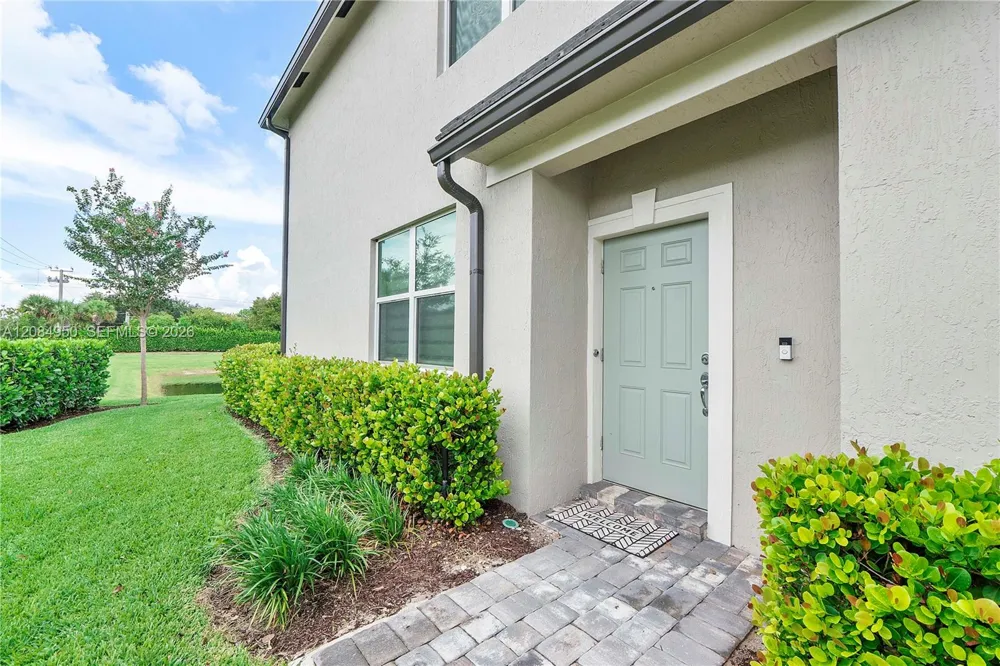 2905 Olivia Ave Lauderdale Lakes, FL 33311