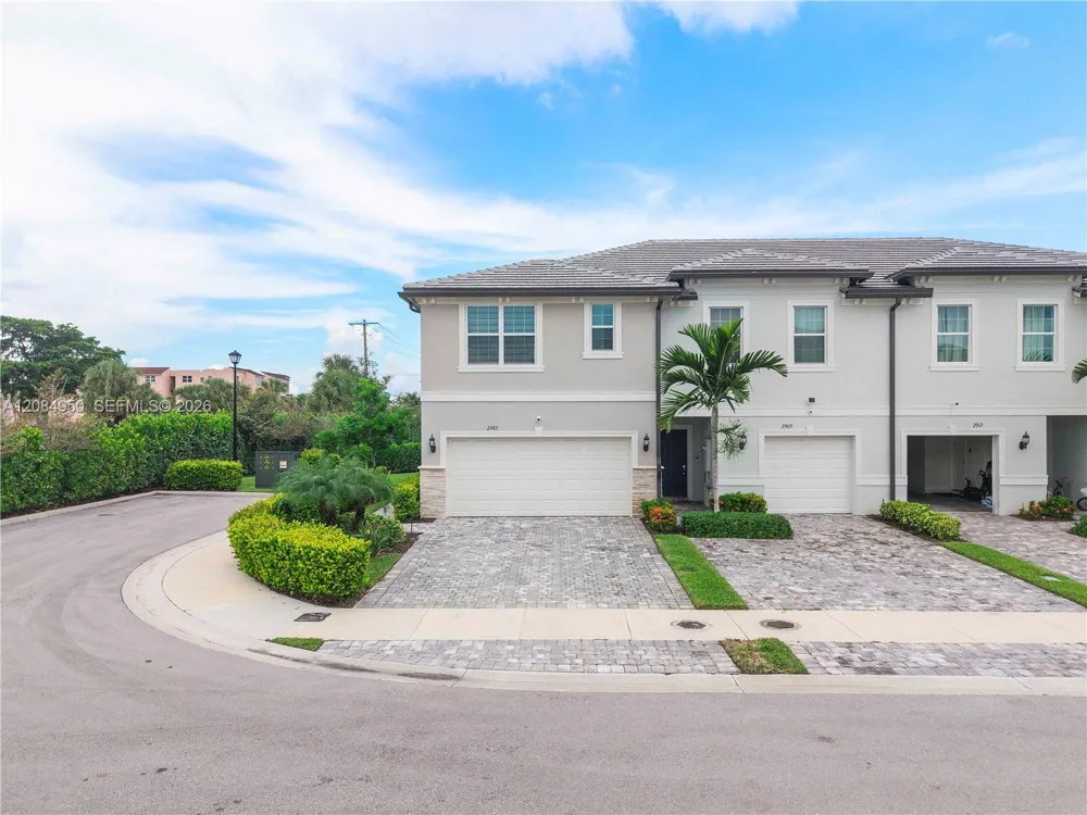 2905 Olivia Ave Lauderdale Lakes, FL 33311