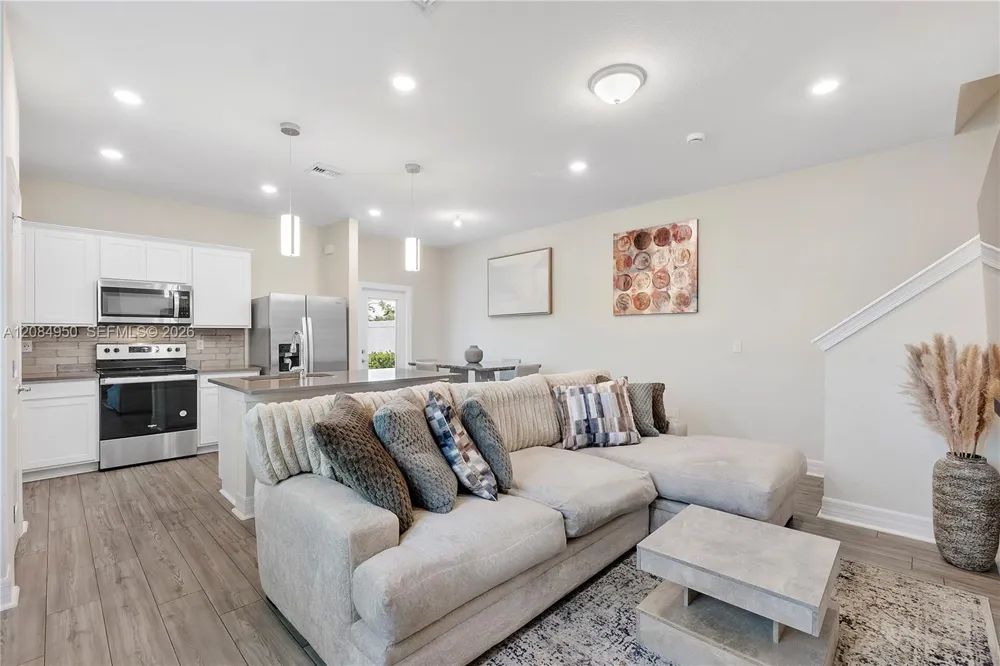 2905 Olivia Ave Lauderdale Lakes, FL 33311