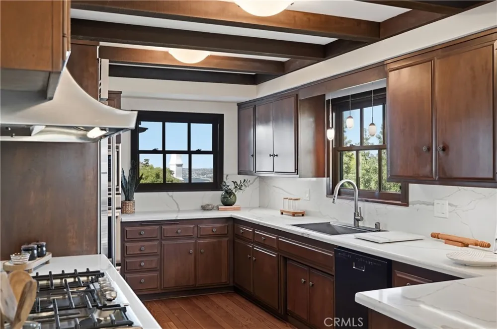 709 Via Del Monte Palos Verdes Estates, CA 90274
