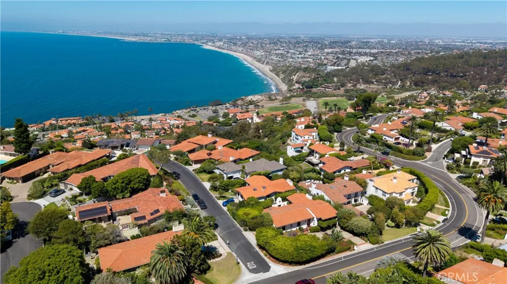 709 Via Del Monte Palos Verdes Estates, CA 90274