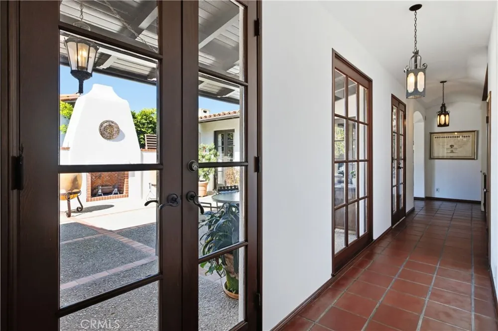 709 Via Del Monte Palos Verdes Estates, CA 90274