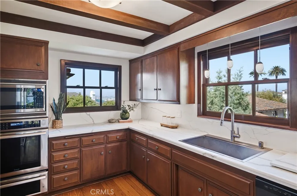 709 Via Del Monte Palos Verdes Estates, CA 90274