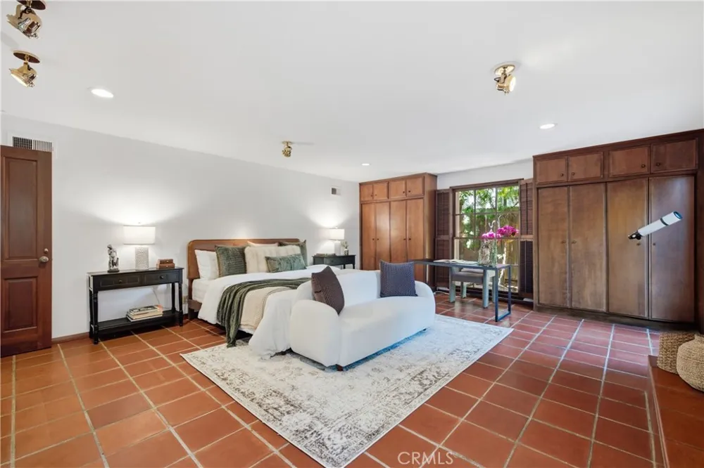 709 Via Del Monte Palos Verdes Estates, CA 90274