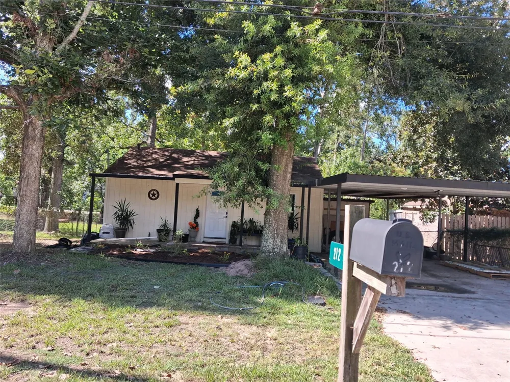 212 Magnolia Point Drive Houston, TX 77336