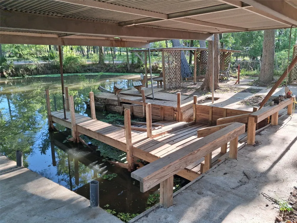 212 Magnolia Point Drive Houston, TX 77336