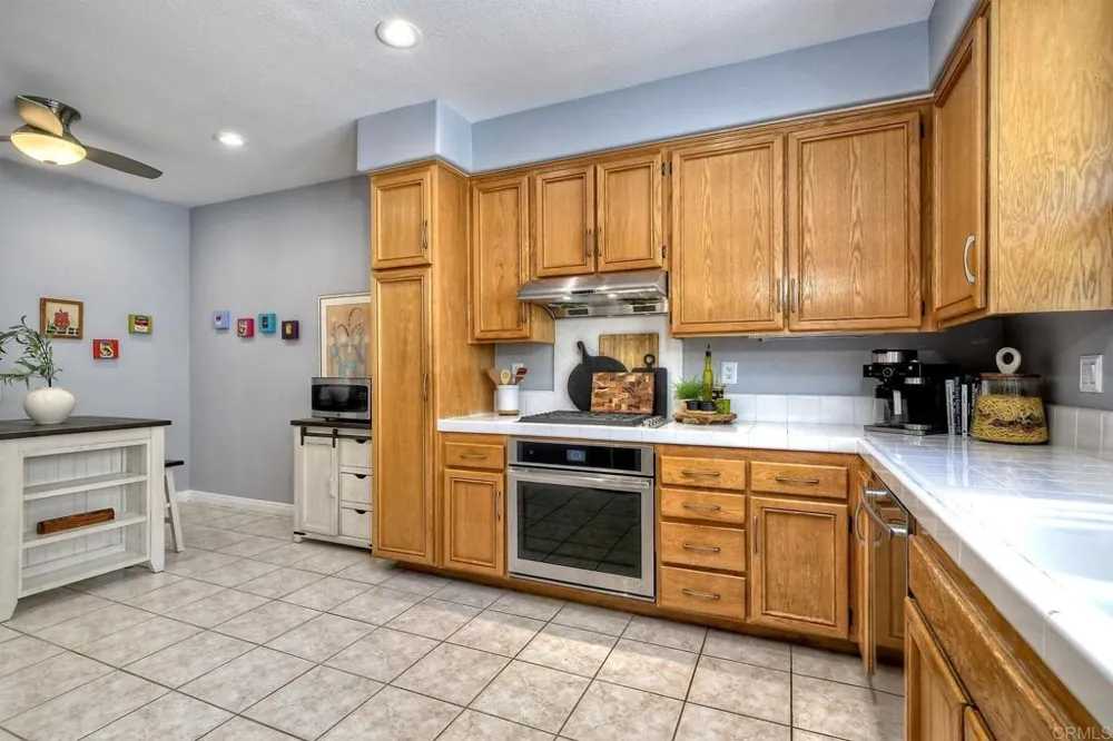 6852 Widgeon Place Carlsbad, CA 92011
