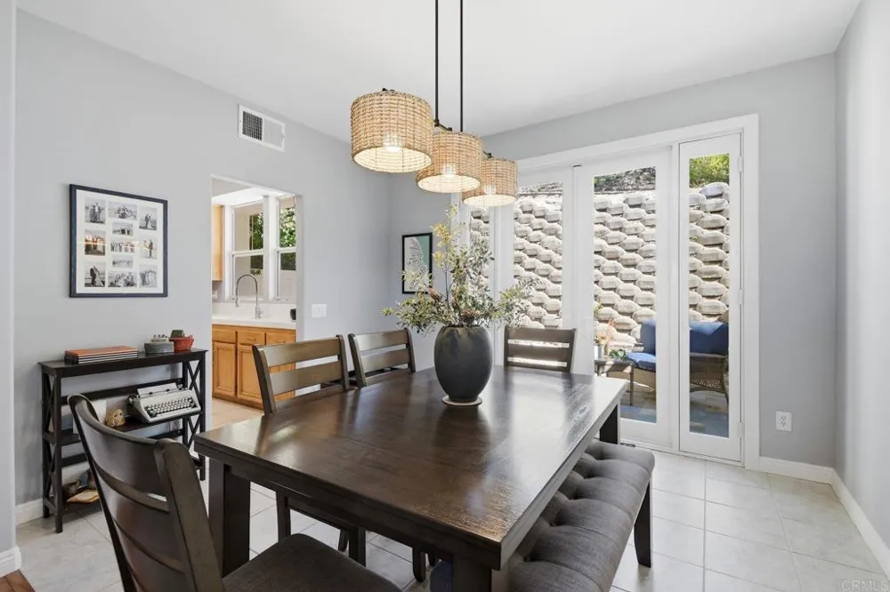 6852 Widgeon Place Carlsbad, CA 92011