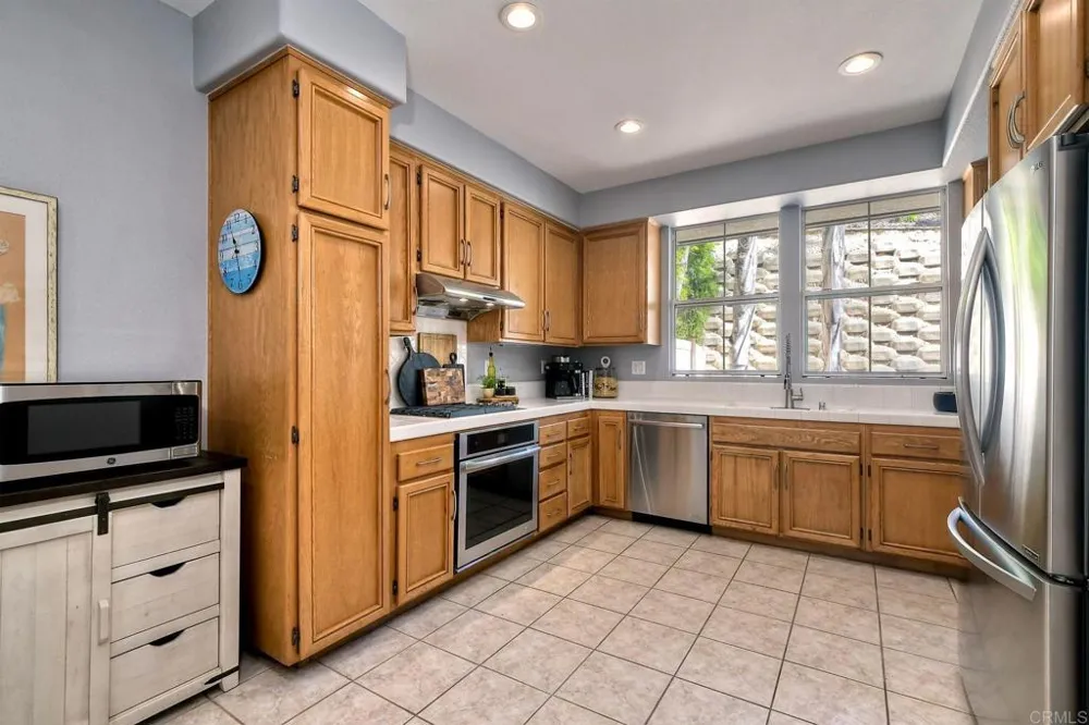 6852 Widgeon Place Carlsbad, CA 92011