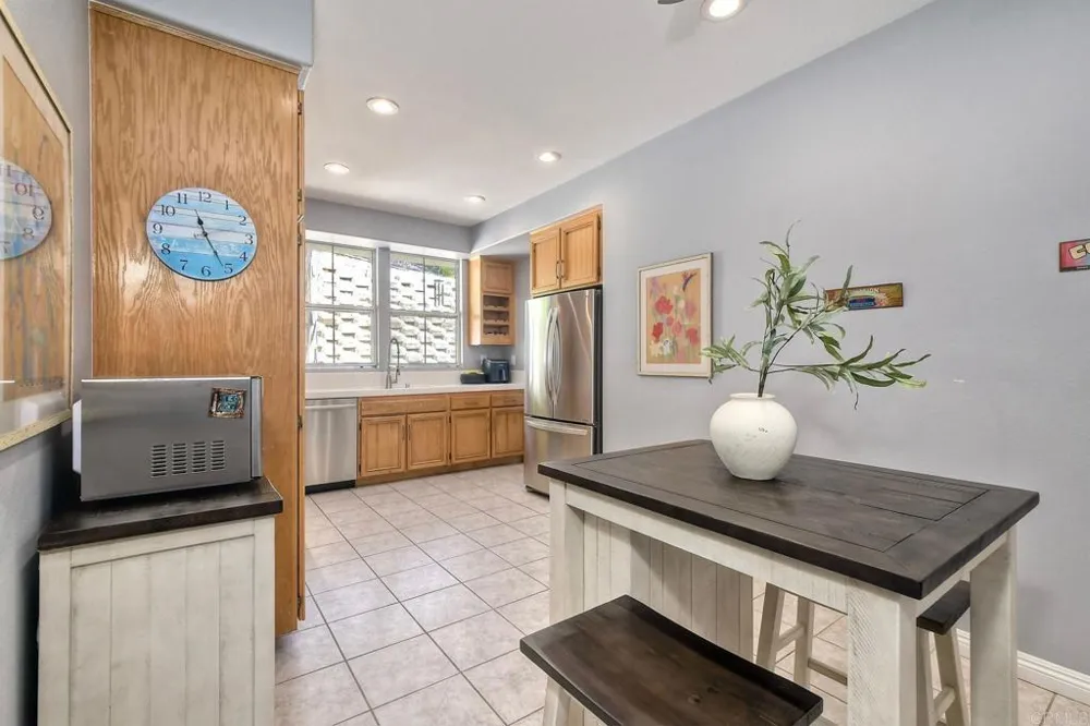 6852 Widgeon Place Carlsbad, CA 92011