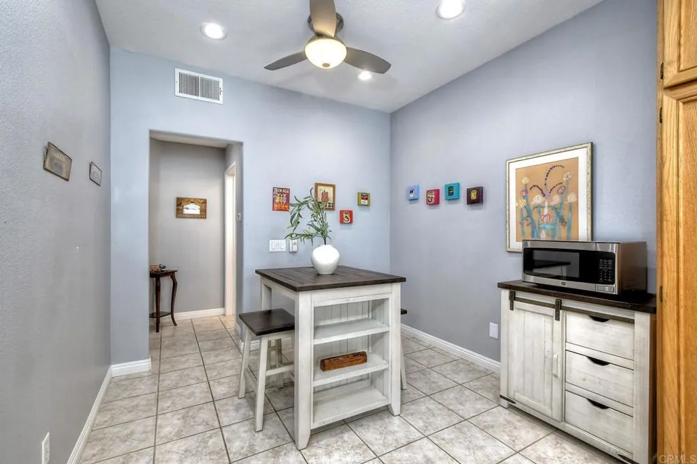 6852 Widgeon Place Carlsbad, CA 92011