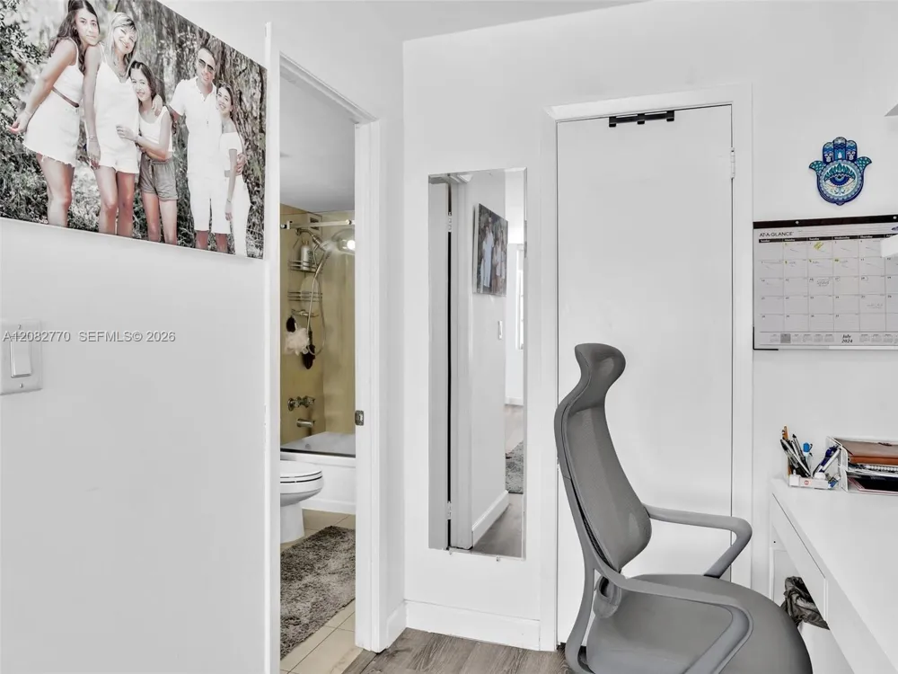 2780 NE 183rd St #302 Aventura, FL 33160