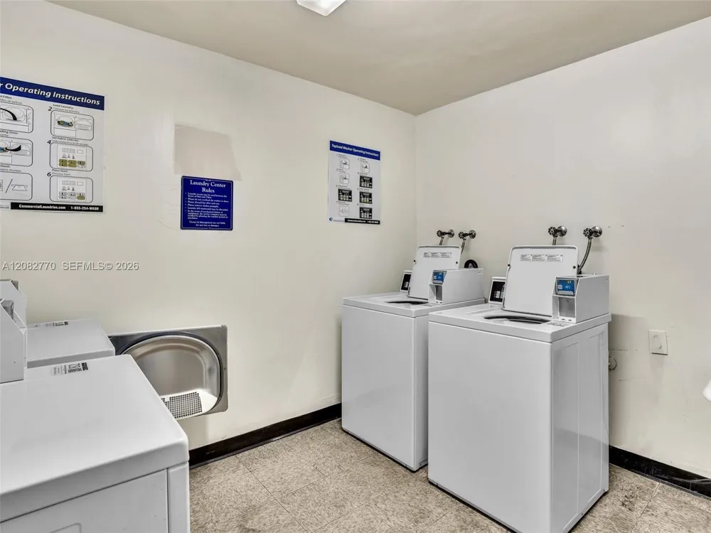 2780 NE 183rd St #302 Aventura, FL 33160