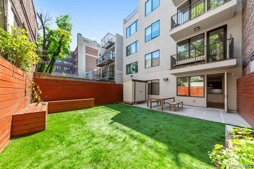 311 Hart Street #1B Brooklyn, NY 11206