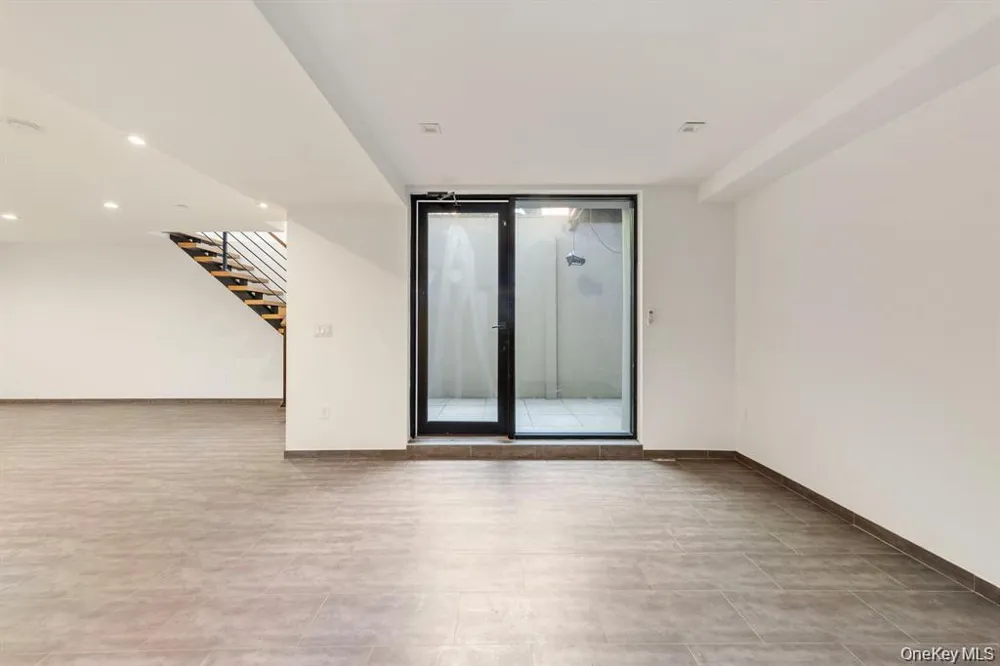 311 Hart Street #1B Brooklyn, NY 11206