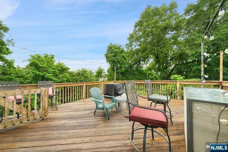 62 Vreeland Avenue Bloomingdale, NJ 07403