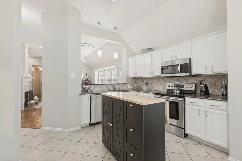 7914 Whispering Tree Lane Plano, TX 75024