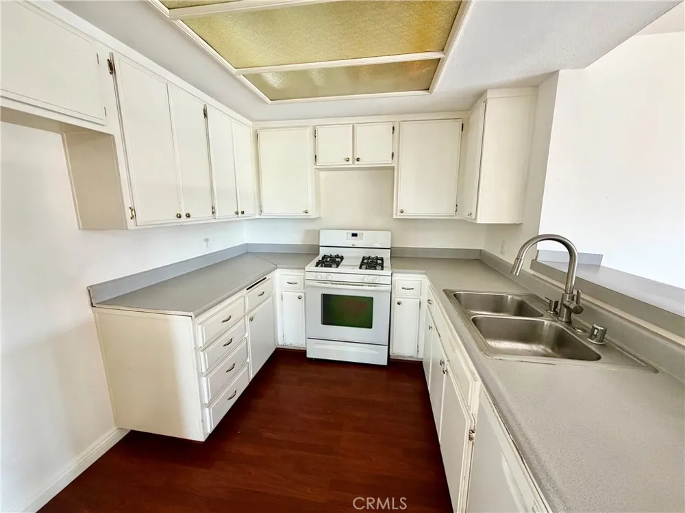 15155 Sherman Way #49 Van Nuys, CA 91405