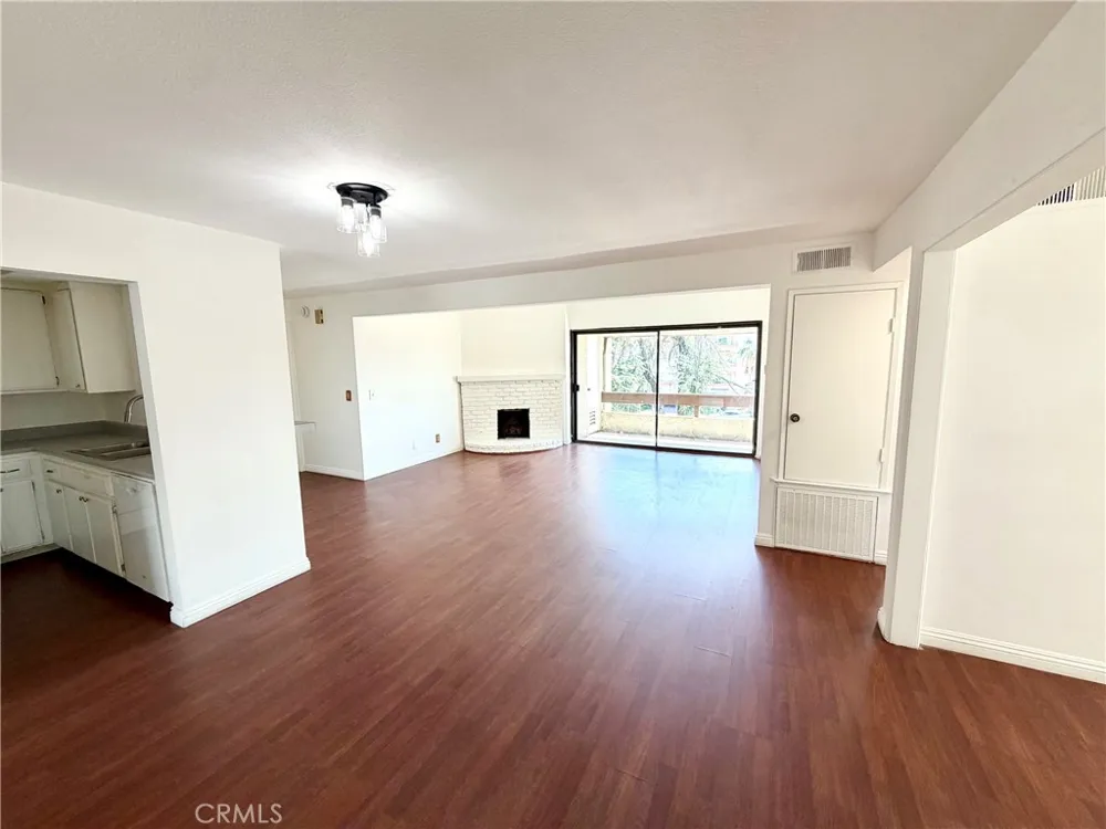 15155 Sherman Way #49 Van Nuys, CA 91405