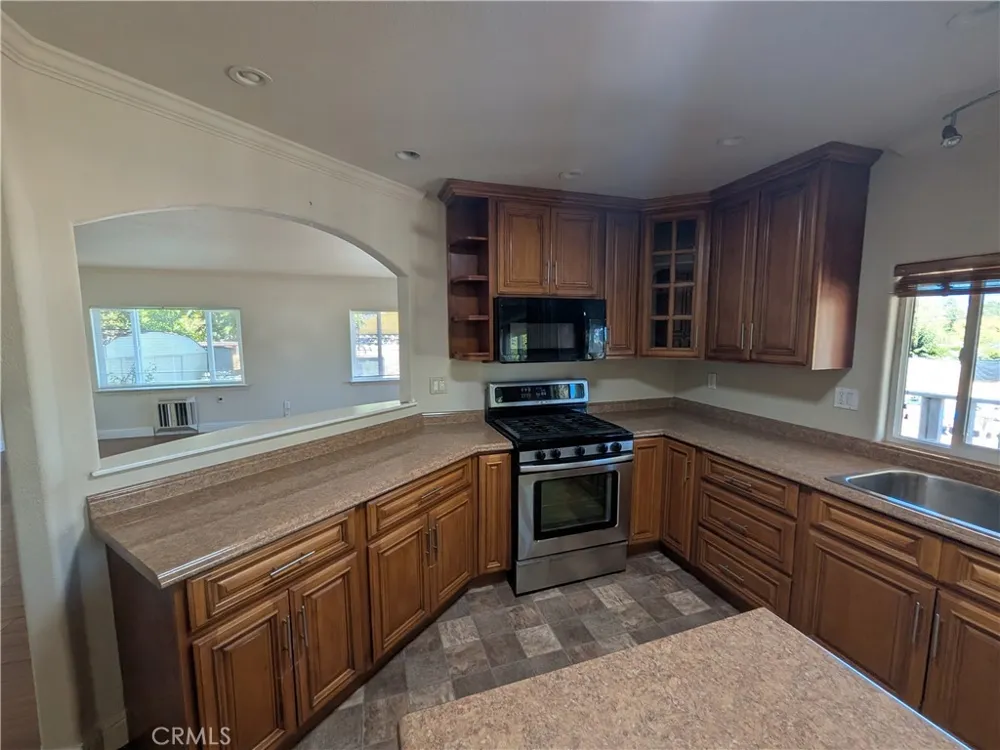 5255 Lakeshore Lakeport, CA 95453