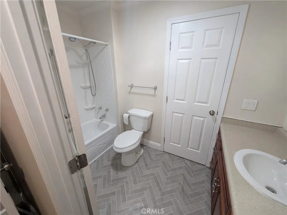 5255 Lakeshore Lakeport, CA 95453