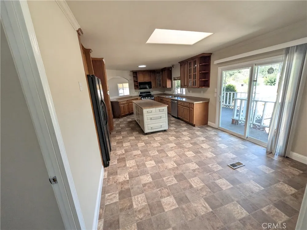 5255 Lakeshore Lakeport, CA 95453