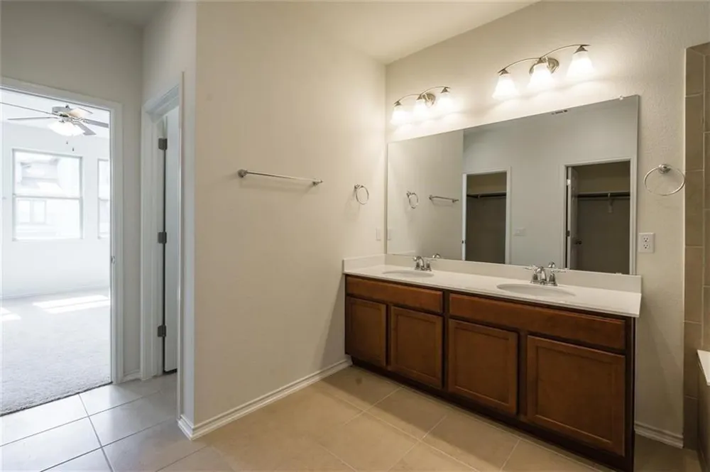 1911 Crimson Rosella Trail Trail Austin, TX 78728
