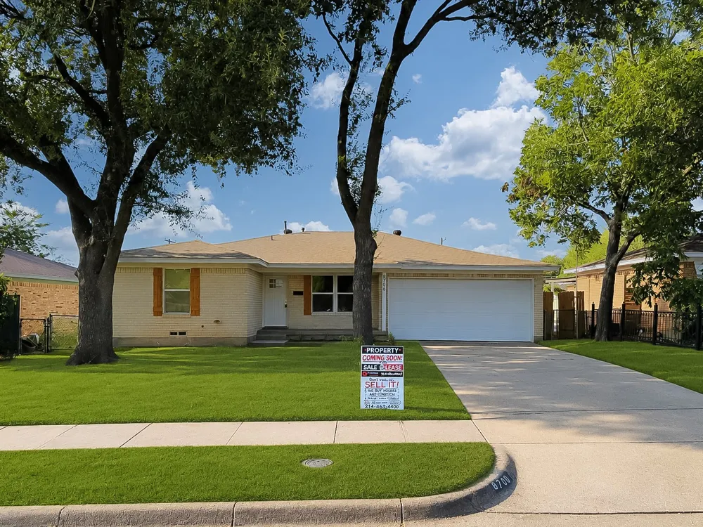 8706 Reva Street Dallas, TX 75227