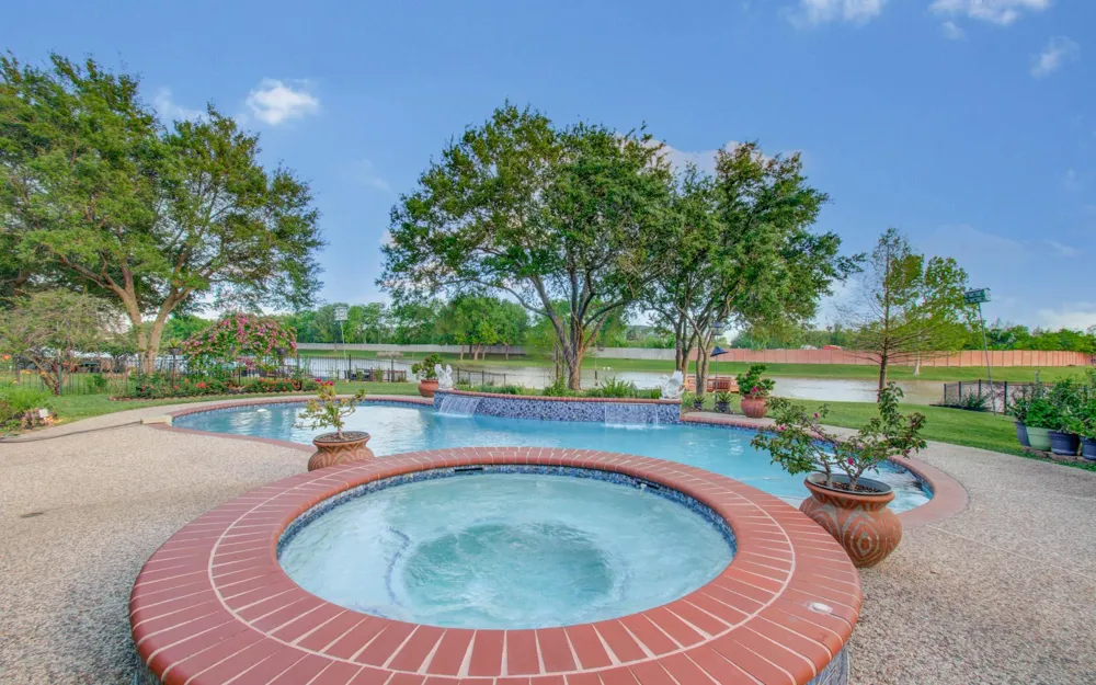 314 Bridge Crest Boulevard Houston, TX 77082