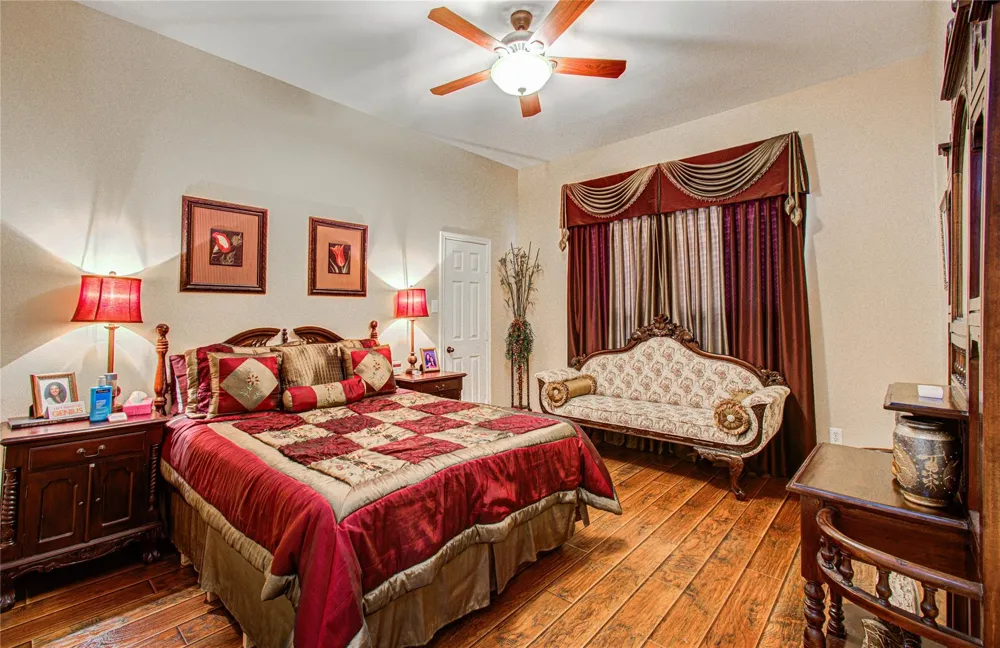 314 Bridge Crest Boulevard Houston, TX 77082