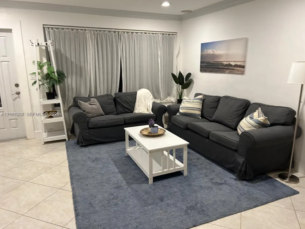 1116 13th Ct Hollywood, FL 33019