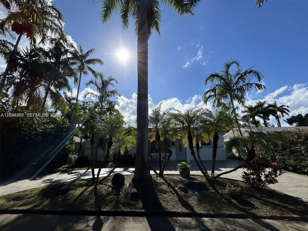 1116 13th Ct Hollywood, FL 33019
