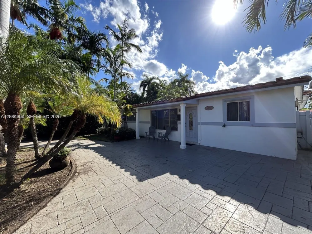 1116 13th Ct Hollywood, FL 33019