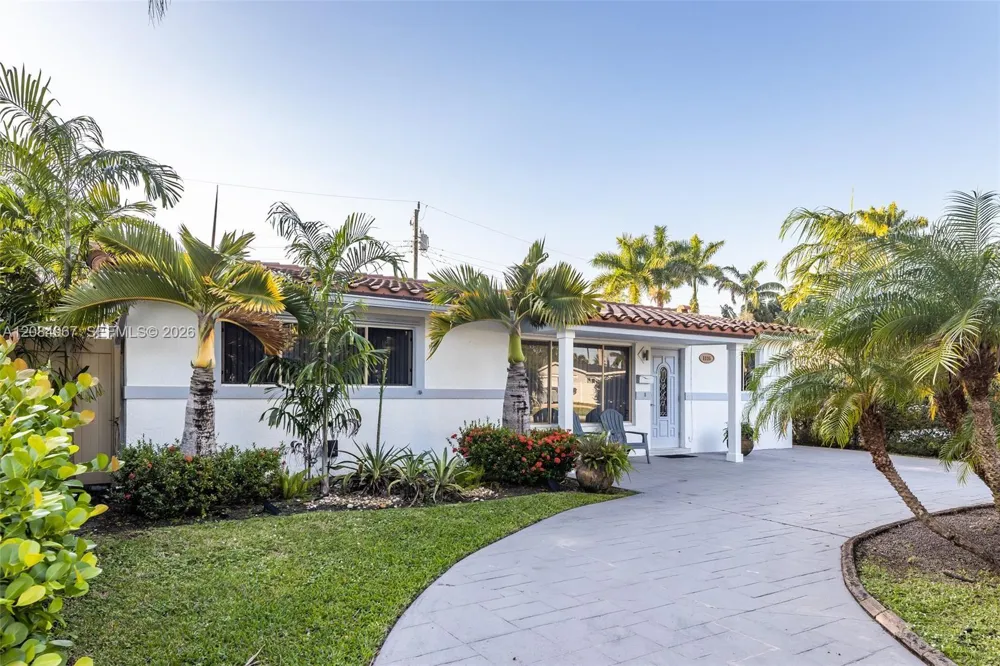 1116 13th Ct Hollywood, FL 33019