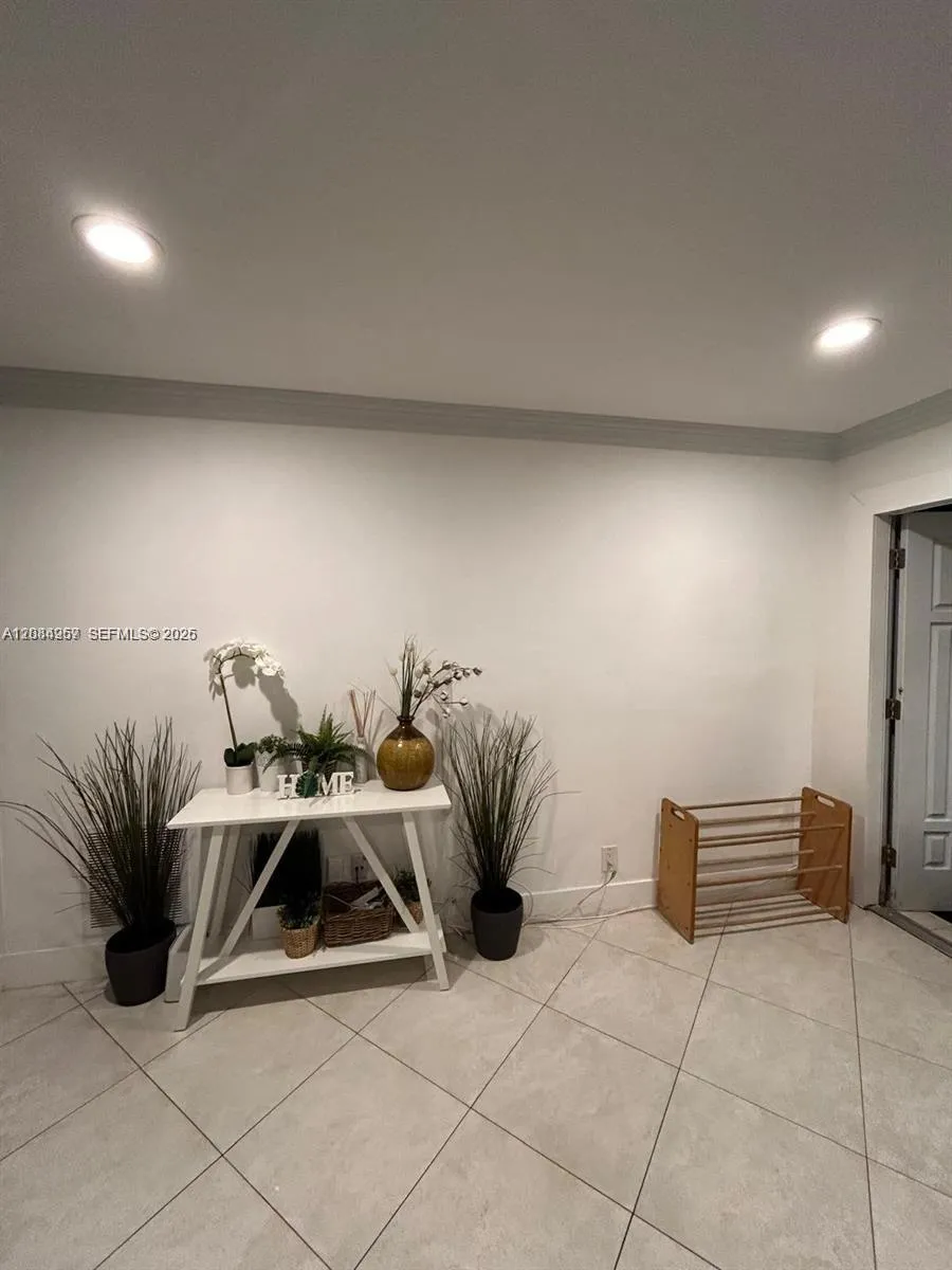 1116 13th Ct Hollywood, FL 33019