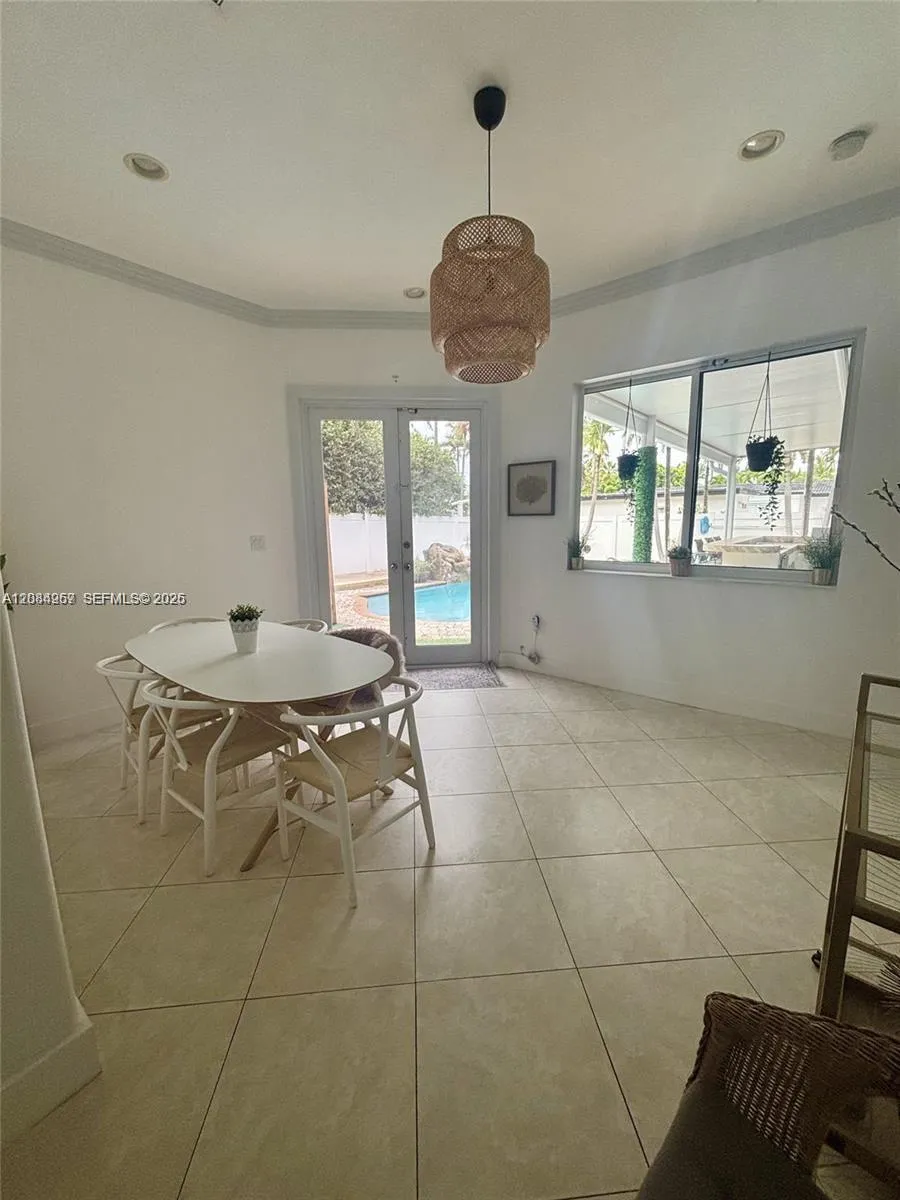 1116 13th Ct Hollywood, FL 33019