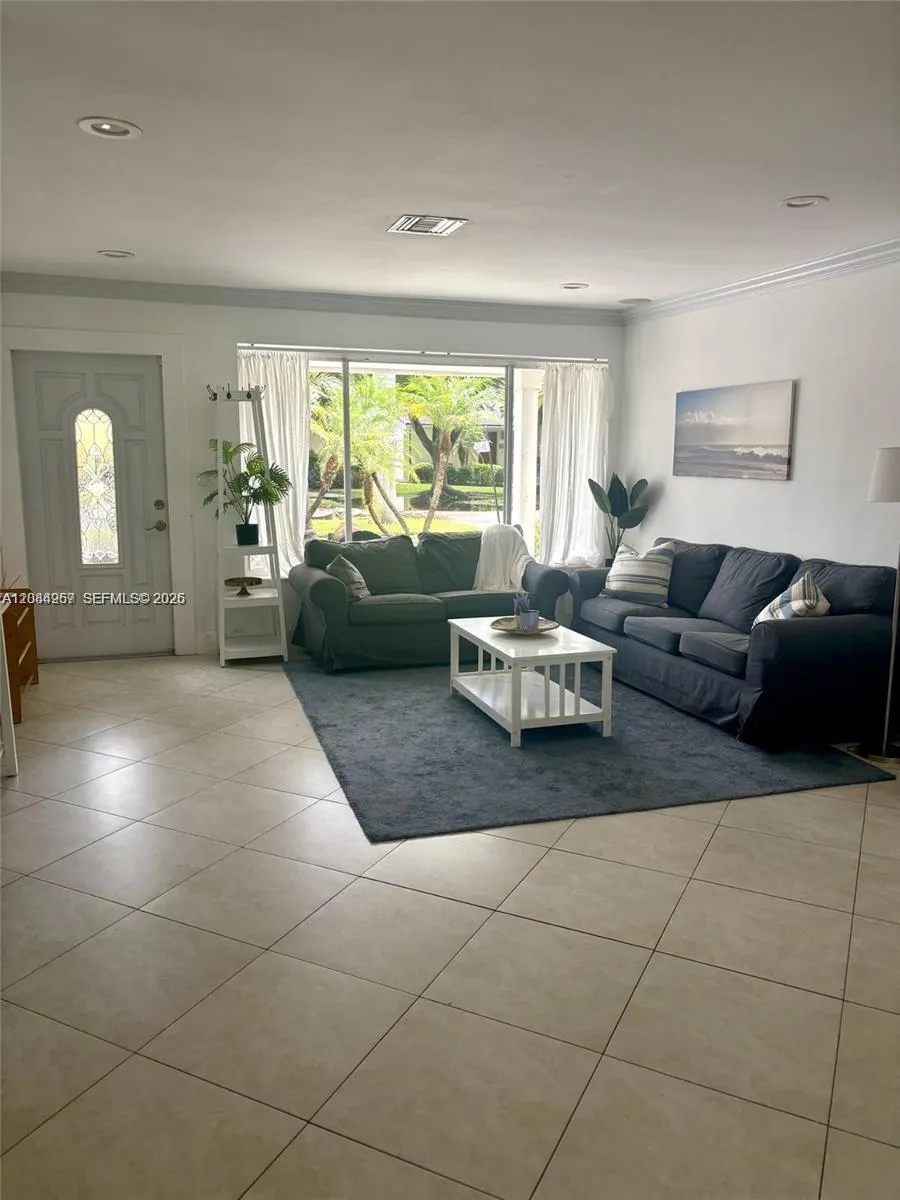 1116 13th Ct Hollywood, FL 33019