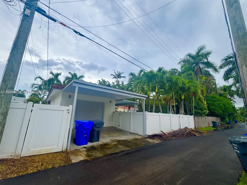 1116 13th Ct Hollywood, FL 33019