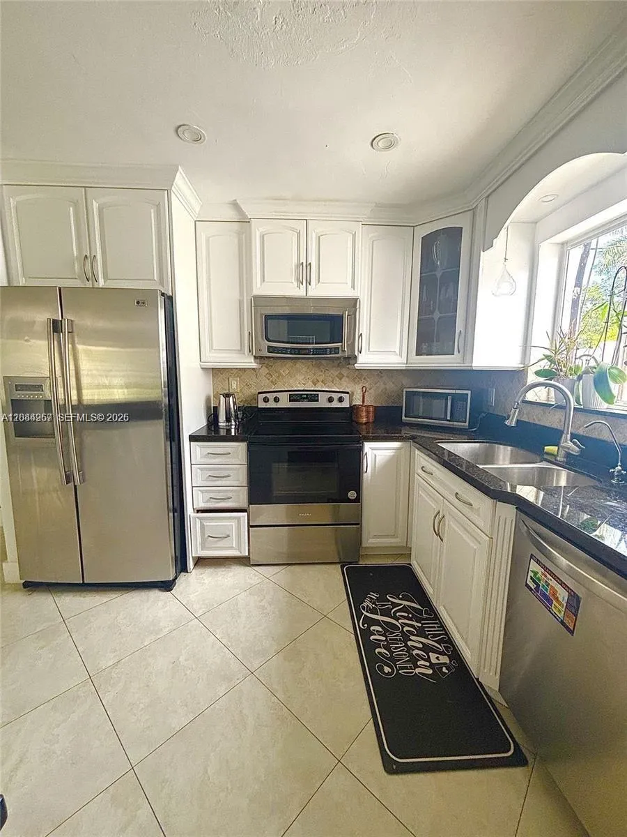 1116 13th Ct Hollywood, FL 33019
