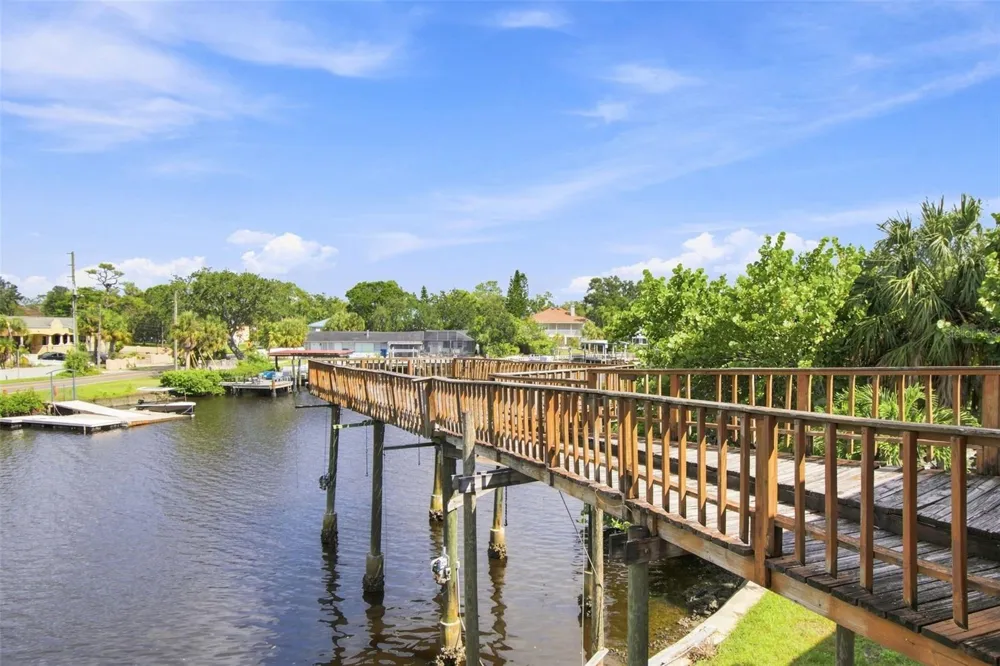 5 VENETIAN COURT Tarpon Springs, FL 34689