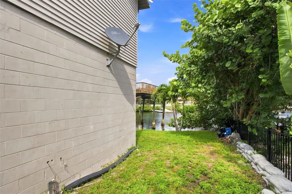 5 VENETIAN COURT Tarpon Springs, FL 34689