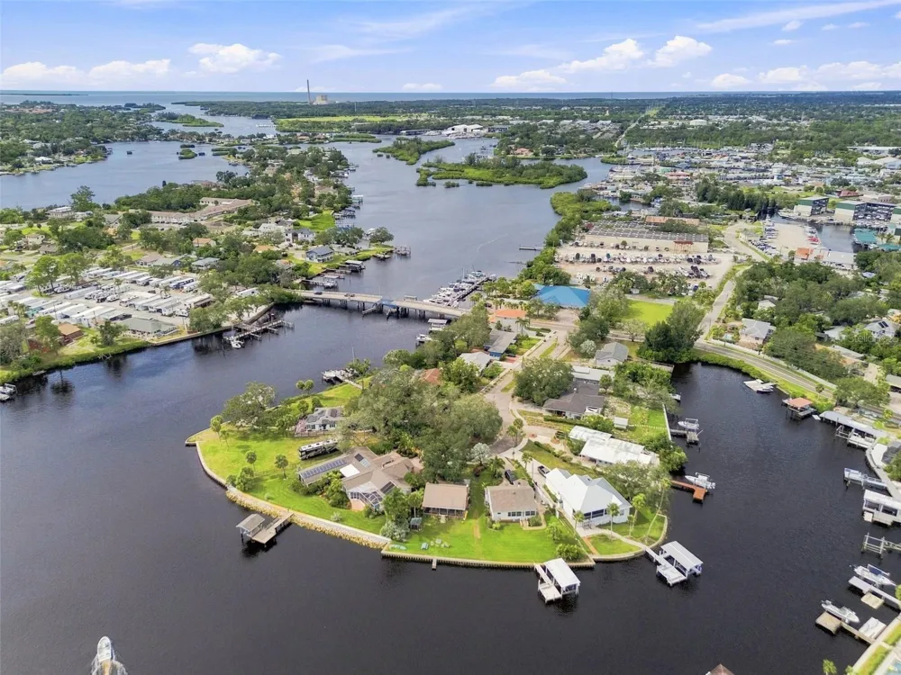 5 VENETIAN COURT Tarpon Springs, FL 34689