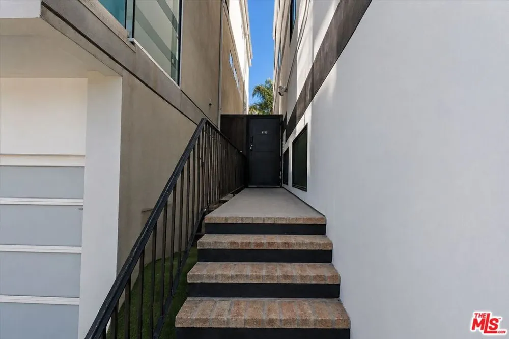 6732 Esplanade Street Playa del Rey, CA 90293