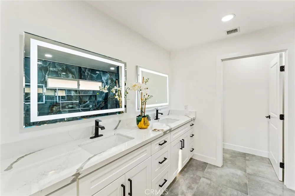 1271 Brittany Cross North Tustin, CA 92705
